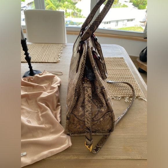 Prada
Pitone Lucido Python Tote - Picture 13 of 15